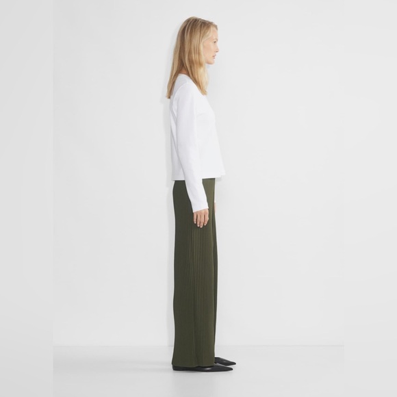 Babaton Skilled Pant in green - Picture 3 of 10